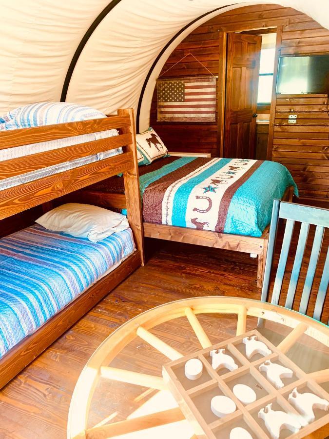 Ultimate Covered Wagon Pioneers Paradise Brownsville Экстерьер фото